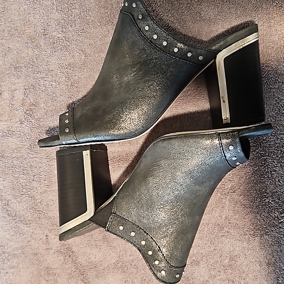 Latigo Grey Mule Shoes , Size 9 - Picture 2 of 5